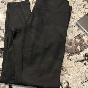 Olive Camo Apex Legging from FLEO size M